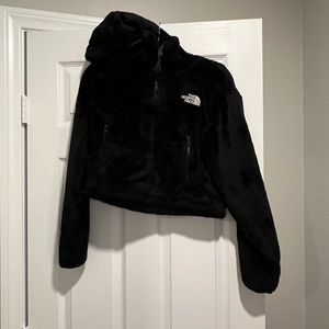 THE NORTH FACE Women's Osito ¼ Zip Hoodie cropped